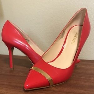 Nine West patent leather pointed toe pumps